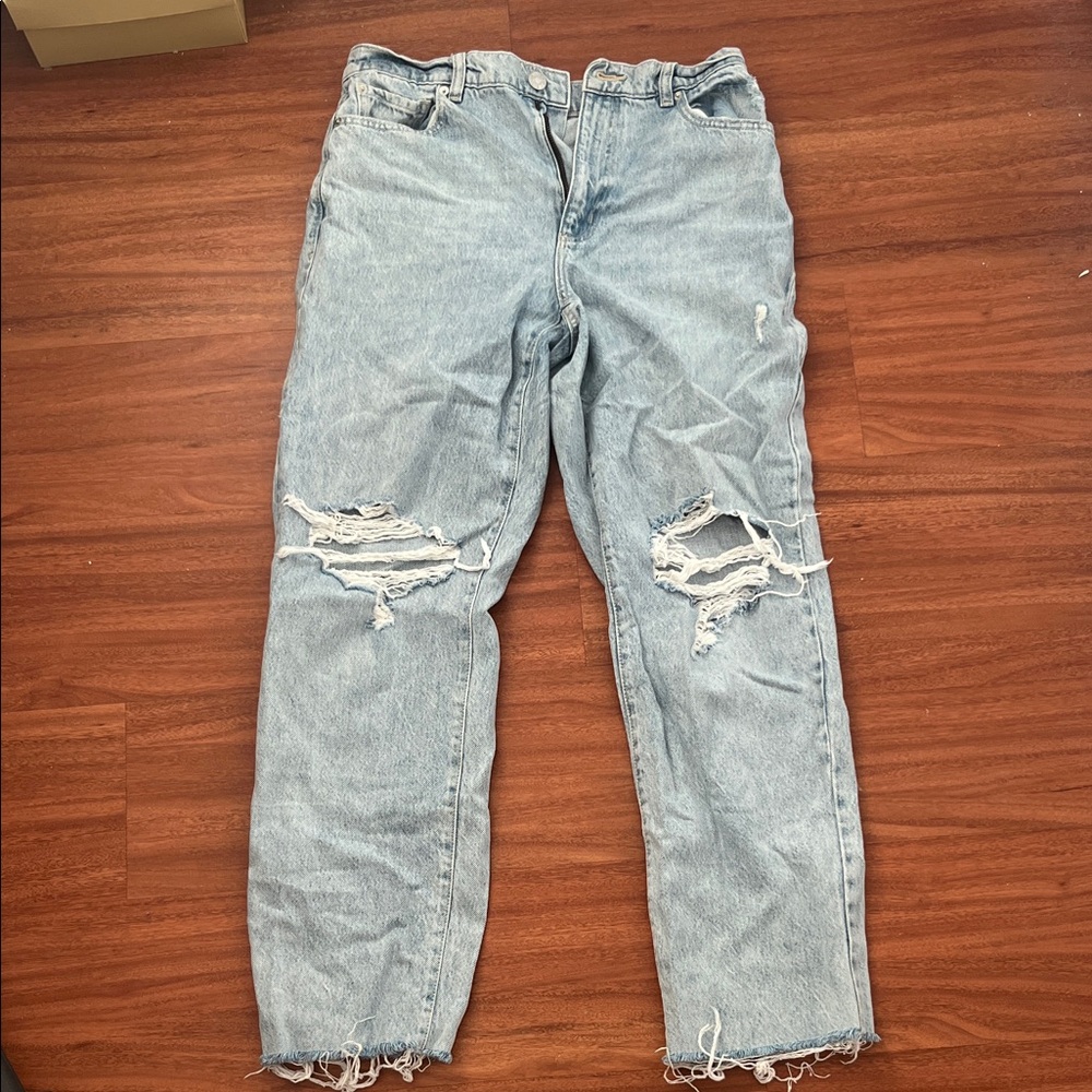 Women’s Light Blue Distressed Jeans